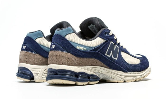 new-balance-2002r-navy-cream-1-min-1