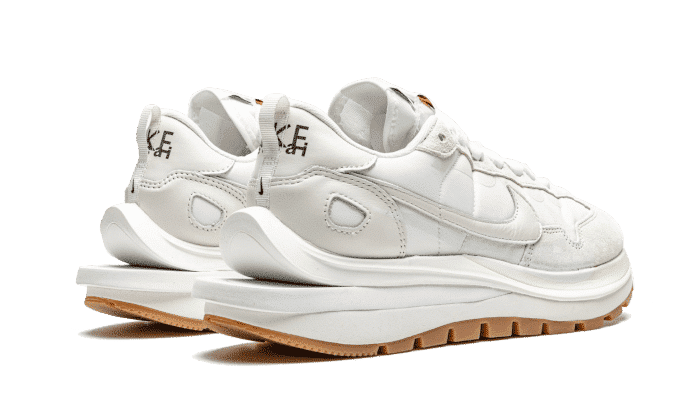 nike-vaporwaffle-sacai-sail-gum-DD1875-100-2-1