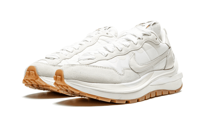 nike-vaporwaffle-sacai-sail-gum-DD1875-100-3-1