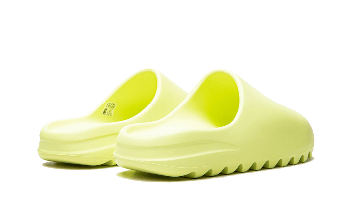 yeezy-slide-glow-green-454564_94a1fb36-339e-41d5-a998-094e9d4aabc9