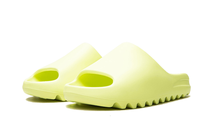 yeezy-slide-glow-green-759914_7cb108dc-6ec1-493a-90d3-9ef0b1499653